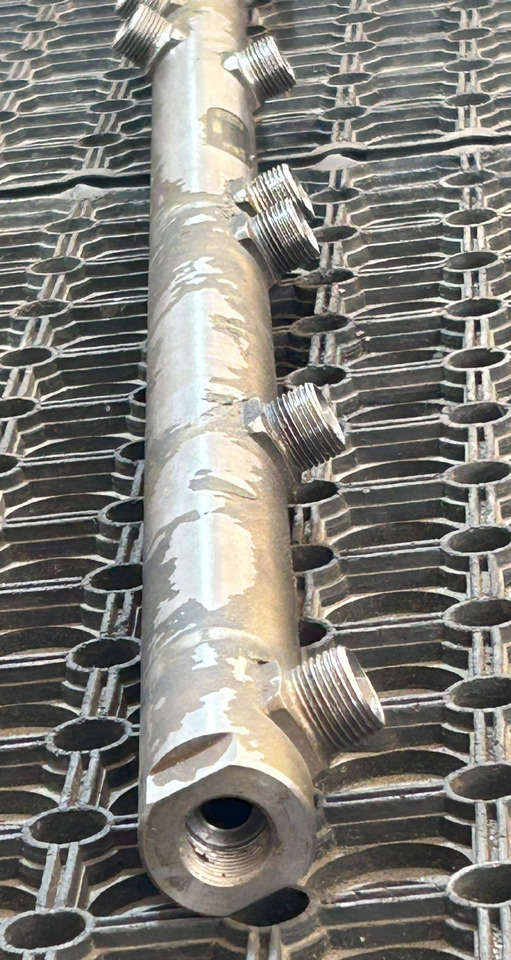 MERCEDES-BENZ Commonrail pressure pipe ACTROS MP4 - Obrada goriva/ Dostava goriva za Kamion: slika 5 MERCEDES-BENZ Commonrail pressure pipe ACTROS MP4 - Obrada goriva/ Dostava goriva za Kamion: slika 5