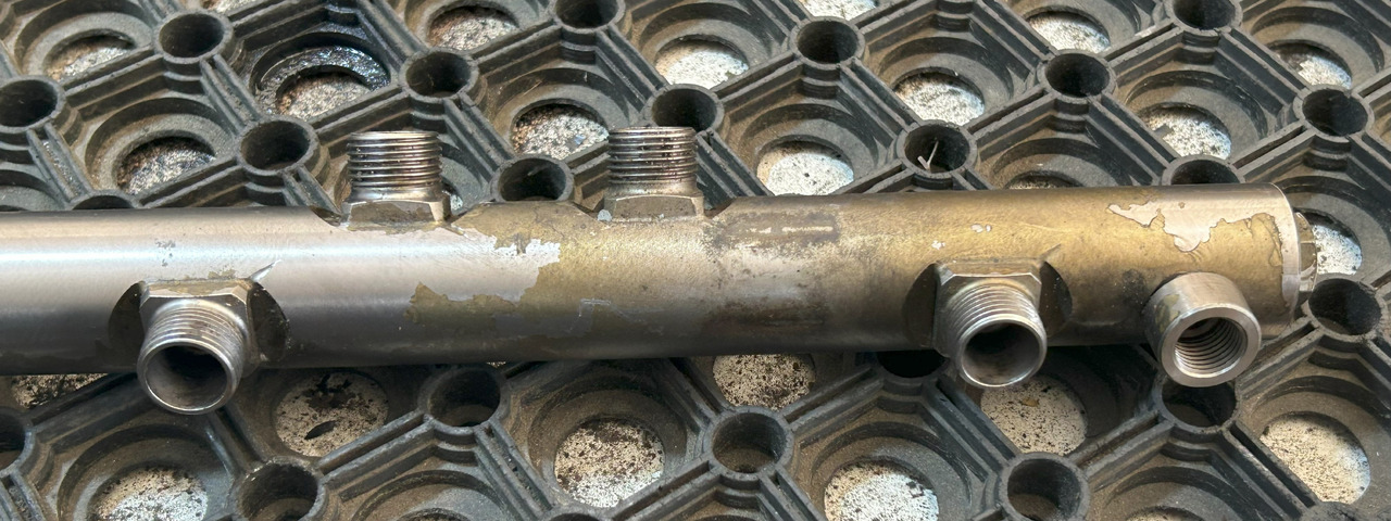 MERCEDES-BENZ Commonrail pressure pipe ACTROS MP4 - Obrada goriva/ Dostava goriva za Kamion: slika 3 MERCEDES-BENZ Commonrail pressure pipe ACTROS MP4 - Obrada goriva/ Dostava goriva za Kamion: slika 3