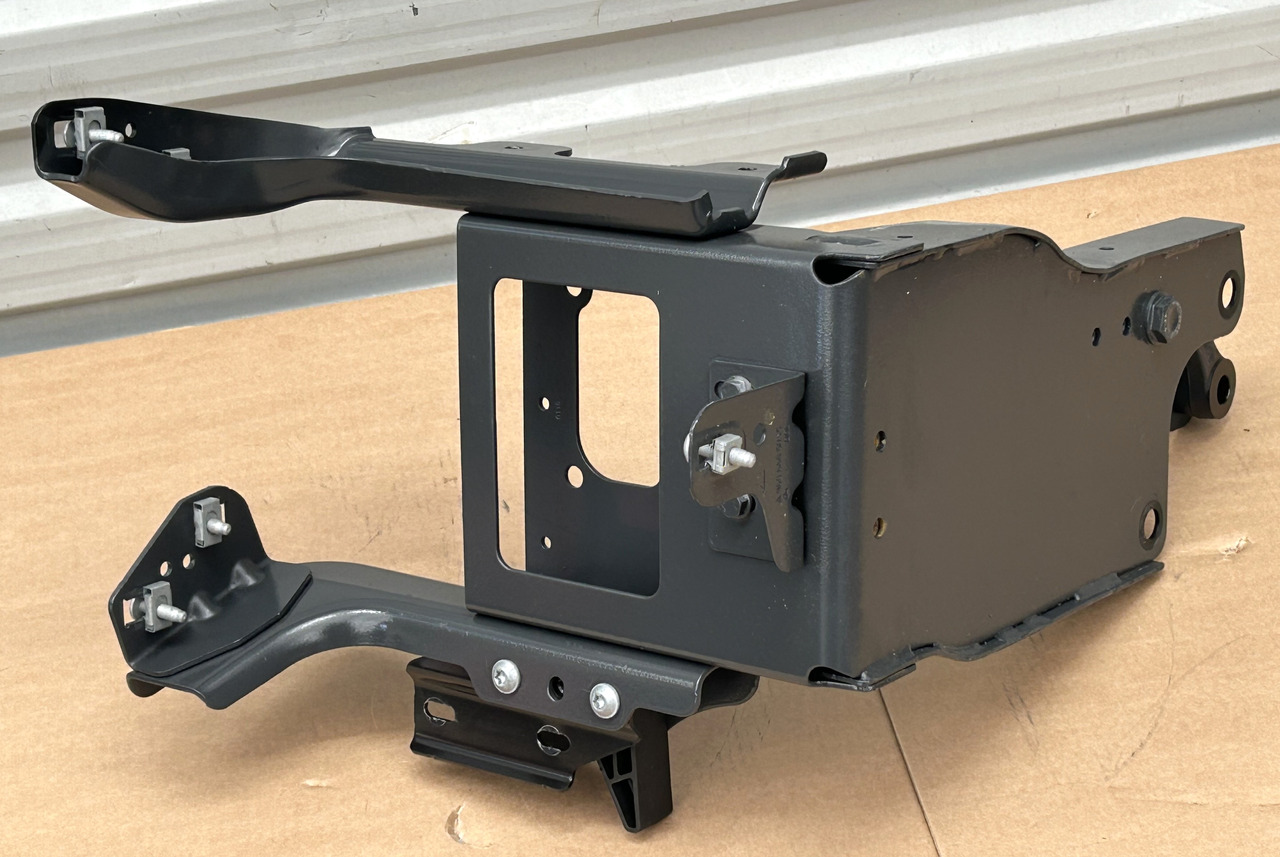 MERCEDES MOUNTING STEERING STEP SUPPORT AROCS ACTROS MP4 MP5 - Karoserija i eksterijer: slika 3 MERCEDES MOUNTING STEERING STEP SUPPORT AROCS ACTROS MP4 MP5 - Karoserija i eksterijer: slika 3