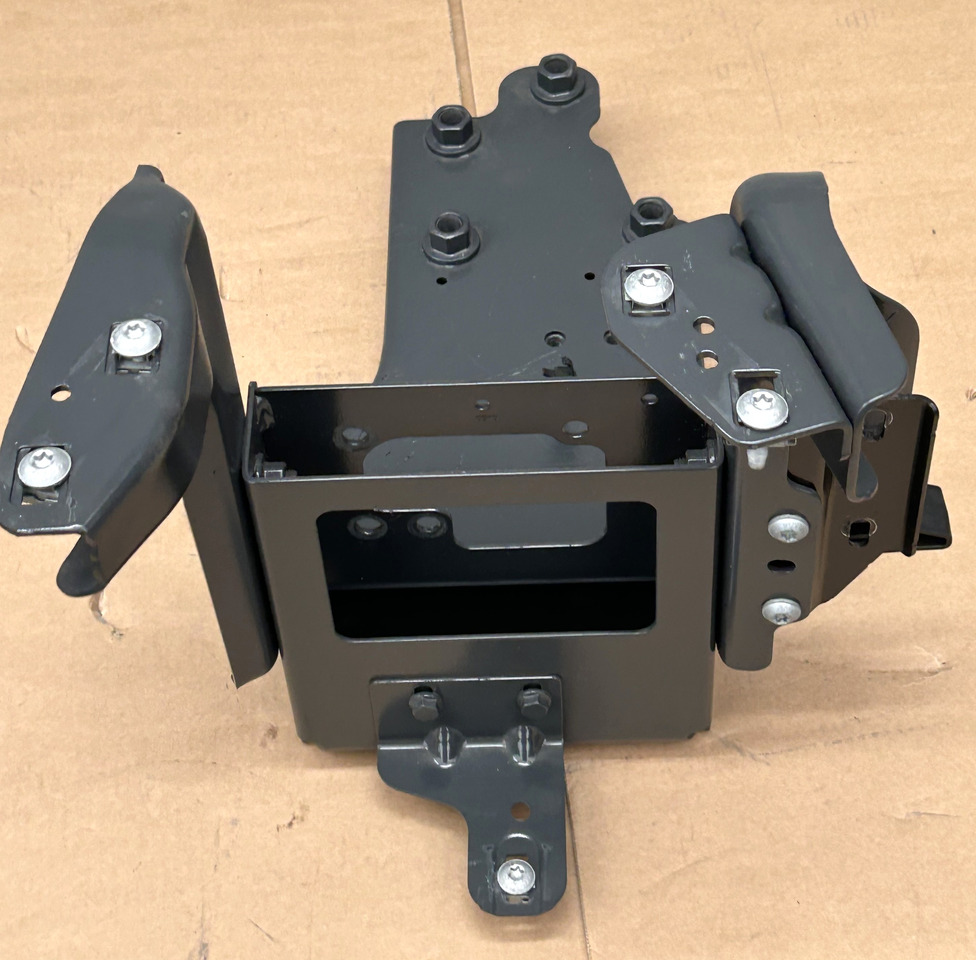 MERCEDES MOUNTING STEERING STEP SUPPORT AROCS ACTROS MP4 MP5 - Karoserija i eksterijer: slika 2 MERCEDES MOUNTING STEERING STEP SUPPORT AROCS ACTROS MP4 MP5 - Karoserija i eksterijer: slika 2