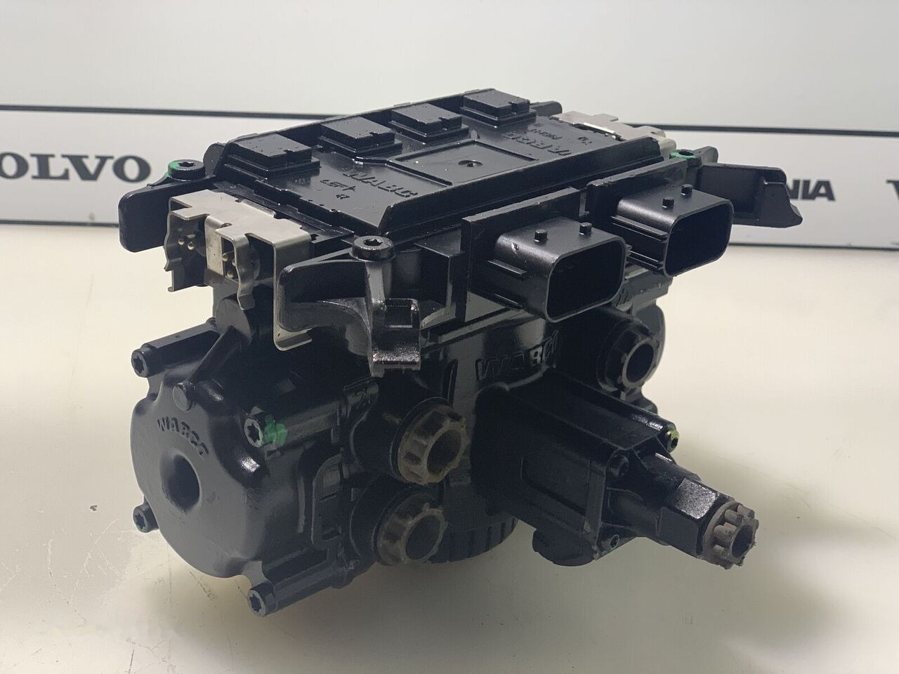 Mercedes-Benz ACTROS 4801050060   Mercedes-Benz ACTROS truck - Kočioni ventil za Kamion: slika 1 Mercedes-Benz ACTROS 4801050060   Mercedes-Benz ACTROS truck - Kočioni ventil za Kamion: slika 1