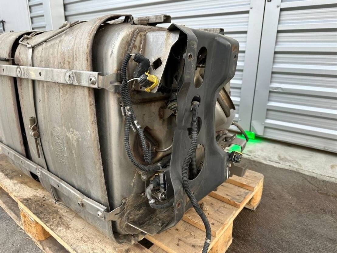 Mercedes-Benz ACTROS MP4 A0084902212 truck - Katalizator za Kamion: slika 5 Mercedes-Benz ACTROS MP4 A0084902212 truck - Katalizator za Kamion: slika 5