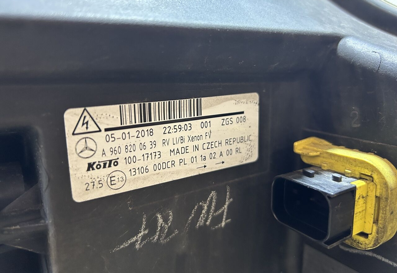 Mercedes-Benz ACTROS MP4 A9608200639 Mercedes-Benz ACTROS MP4 - Prednja svetla za Kamion: slika 2 Mercedes-Benz ACTROS MP4 A9608200639 Mercedes-Benz ACTROS MP4 - Prednja svetla za Kamion: slika 2
