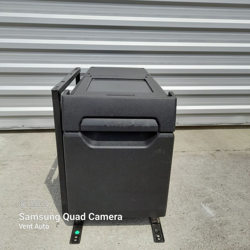 Mercedes-Benz ACTROS MP4 A9618406143 Mercedes-Benz A9618406143 - Kabina i enterijer za Kamion: slika 1 Mercedes-Benz ACTROS MP4 A9618406143 Mercedes-Benz A9618406143 - Kabina i enterijer za Kamion: slika 1