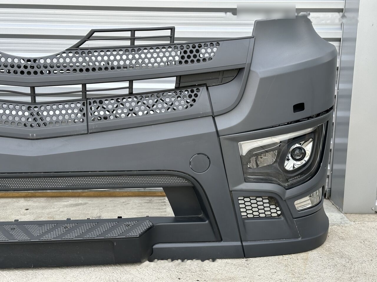 Mercedes-Benz ACTROS MP4 MP5 A9618203159 A9618203059 Mercedes-Benz A 9608801690 A9618203159 A9618203059 - Branik za Kamion: slika 4 Mercedes-Benz ACTROS MP4 MP5 A9618203159 A9618203059 Mercedes-Benz A 9608801690 A9618203159 A9618203059 - Branik za Kamion: slika 4