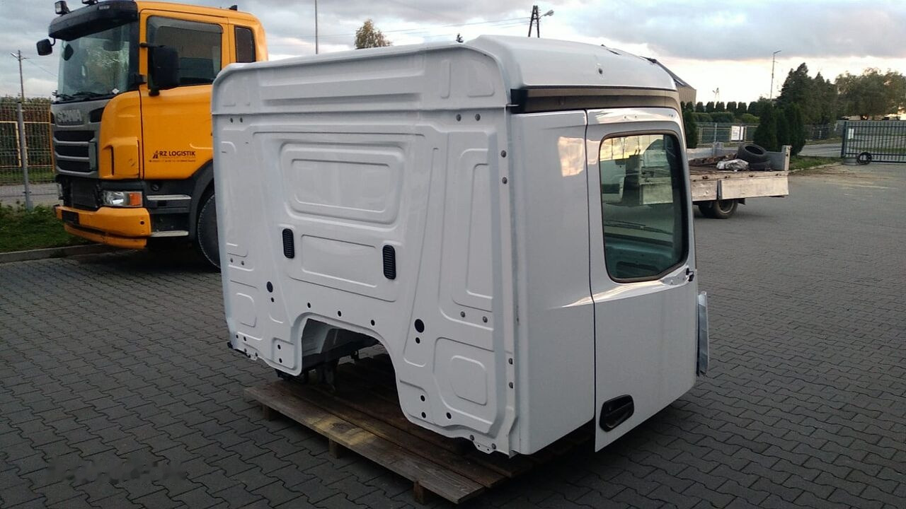 Mercedes-Benz Arocs 8x8 8x6 4x4 6x6 6x4 M Classic Space 320mm Mercedes-Benz AROCS Arocs 8x8 8x6 4x4 6x6 6x4 M Classic Space 320mm truck - Kabina za Kamion: slika 4 Mercedes-Benz Arocs 8x8 8x6 4x4 6x6 6x4 M Classic Space 320mm Mercedes-Benz AROCS Arocs 8x8 8x6 4x4 6x6 6x4 M Classic Space 320mm truck - Kabina za Kamion: slika 4