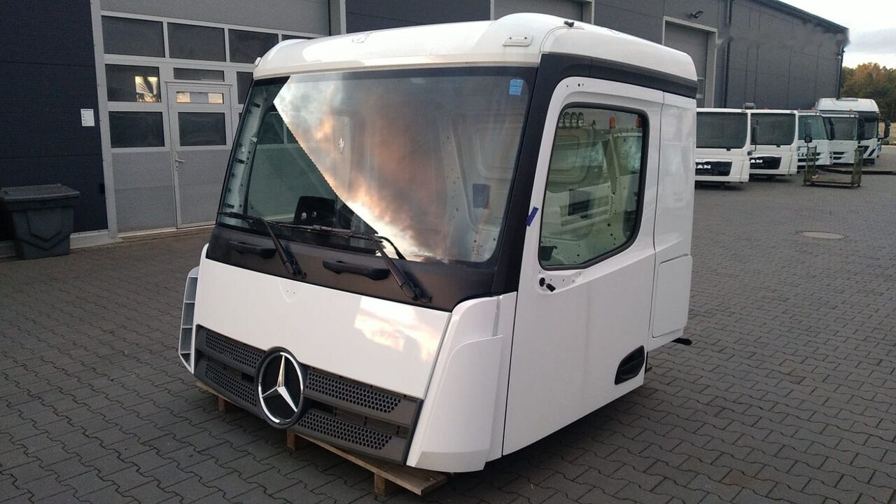 Mercedes-Benz Arocs 8x8 8x6 4x4 6x6 6x4 M Classic Space 320mm Mercedes-Benz AROCS Arocs 8x8 8x6 4x4 6x6 6x4 M Classic Space 320mm truck - Kabina za Kamion: slika 2 Mercedes-Benz Arocs 8x8 8x6 4x4 6x6 6x4 M Classic Space 320mm Mercedes-Benz AROCS Arocs 8x8 8x6 4x4 6x6 6x4 M Classic Space 320mm truck - Kabina za Kamion: slika 2