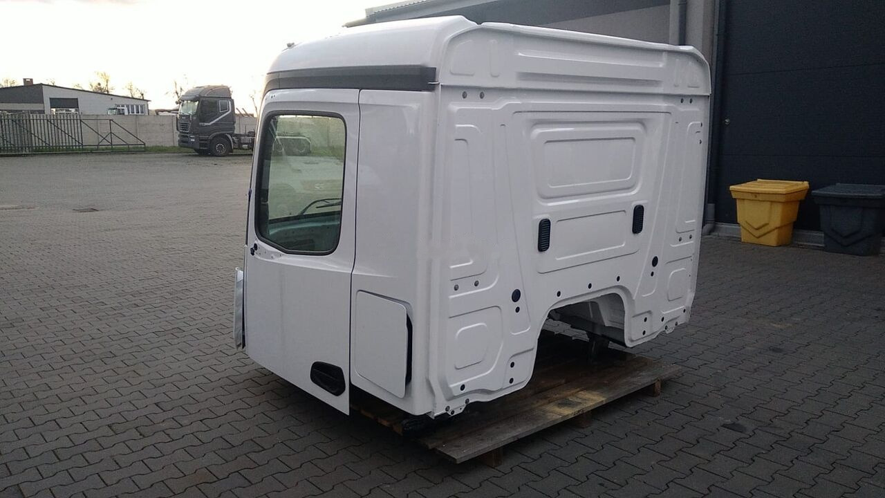 Mercedes-Benz Arocs 8x8 8x6 4x4 6x6 6x4 M Classic Space 320mm Mercedes-Benz AROCS Arocs 8x8 8x6 4x4 6x6 6x4 M Classic Space 320mm truck - Kabina za Kamion: slika 3 Mercedes-Benz Arocs 8x8 8x6 4x4 6x6 6x4 M Classic Space 320mm Mercedes-Benz AROCS Arocs 8x8 8x6 4x4 6x6 6x4 M Classic Space 320mm truck - Kabina za Kamion: slika 3