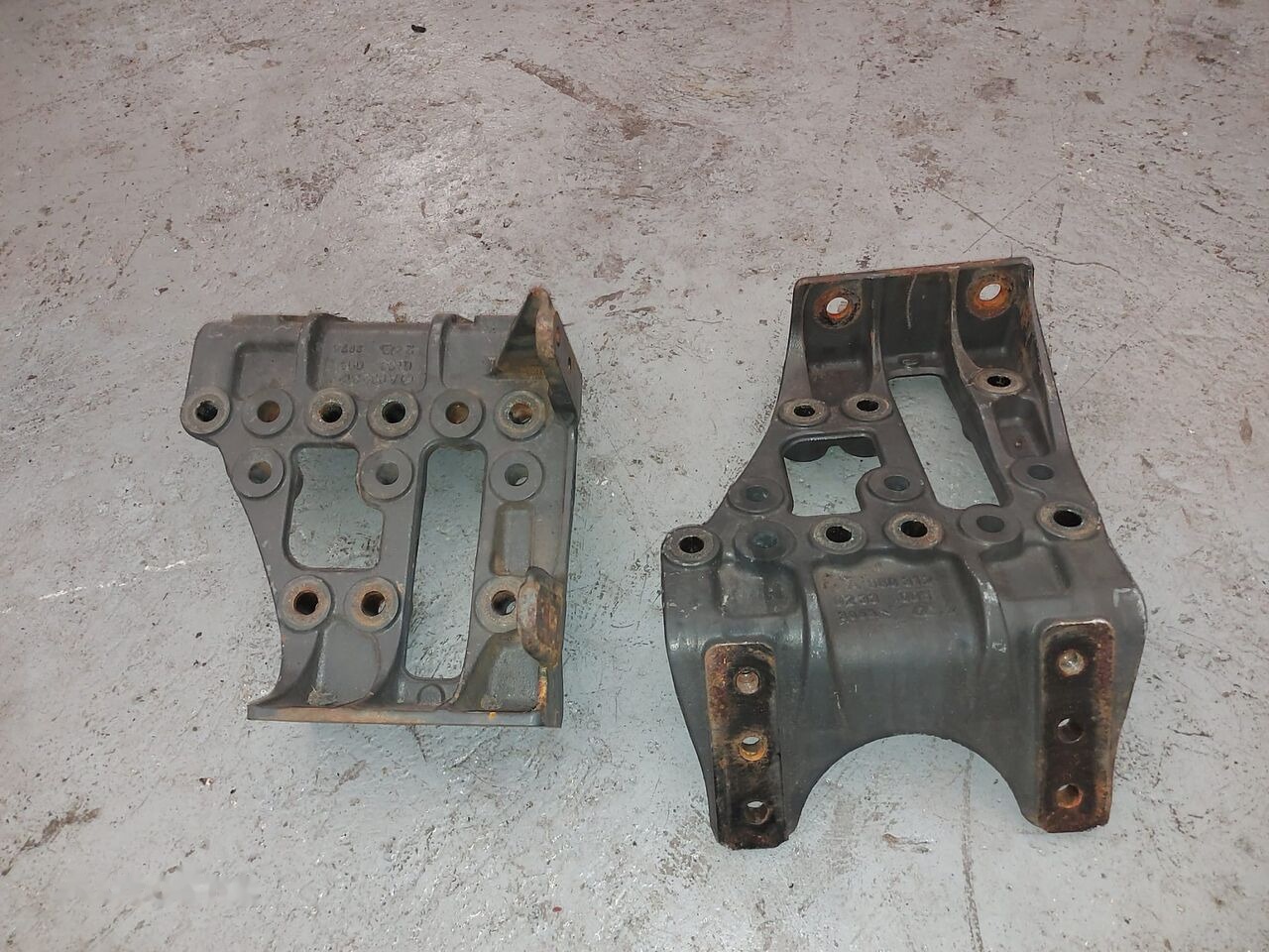 Suport arc Mercedes-Benz A9603120233 Mercedes-Benz ACTROS MP4 truck - Suspenzija za Kamion: slika 1 Suport arc Mercedes-Benz A9603120233 Mercedes-Benz ACTROS MP4 truck - Suspenzija za Kamion: slika 1