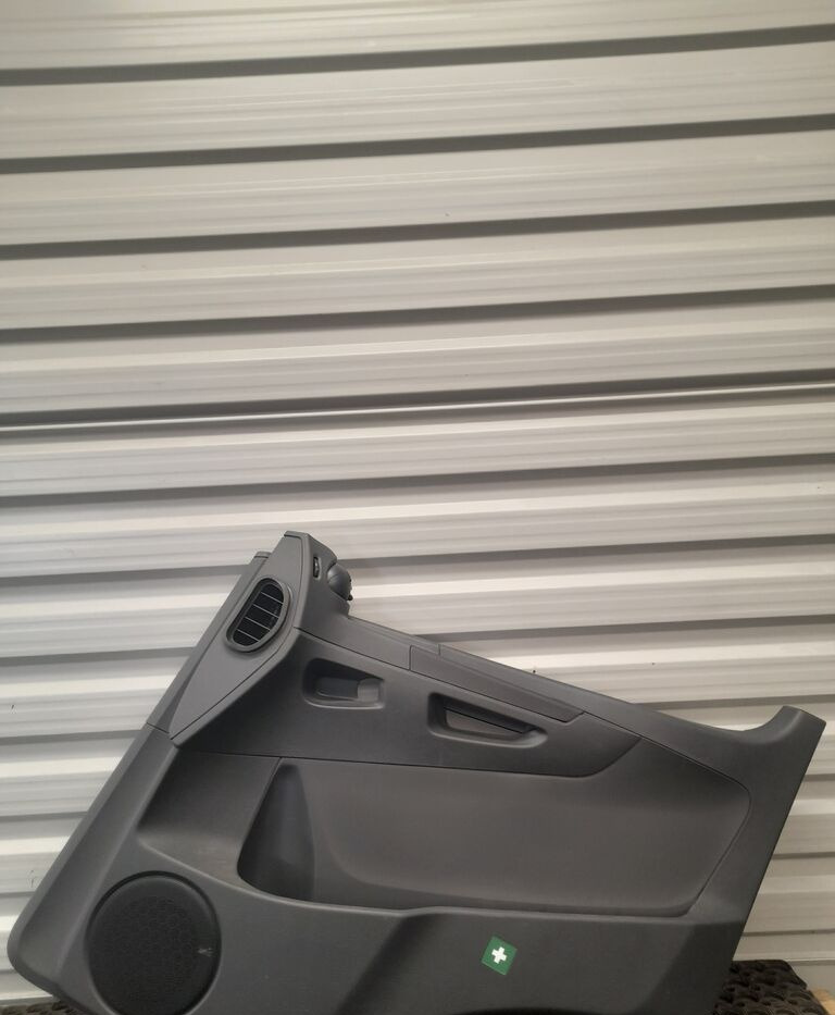 TAPICERKA PANEL DRZWI R Mercedes-Benz ATEGO A9407201870 - Vrata i delovi za Kamion: slika 1 TAPICERKA PANEL DRZWI R Mercedes-Benz ATEGO A9407201870 - Vrata i delovi za Kamion: slika 1