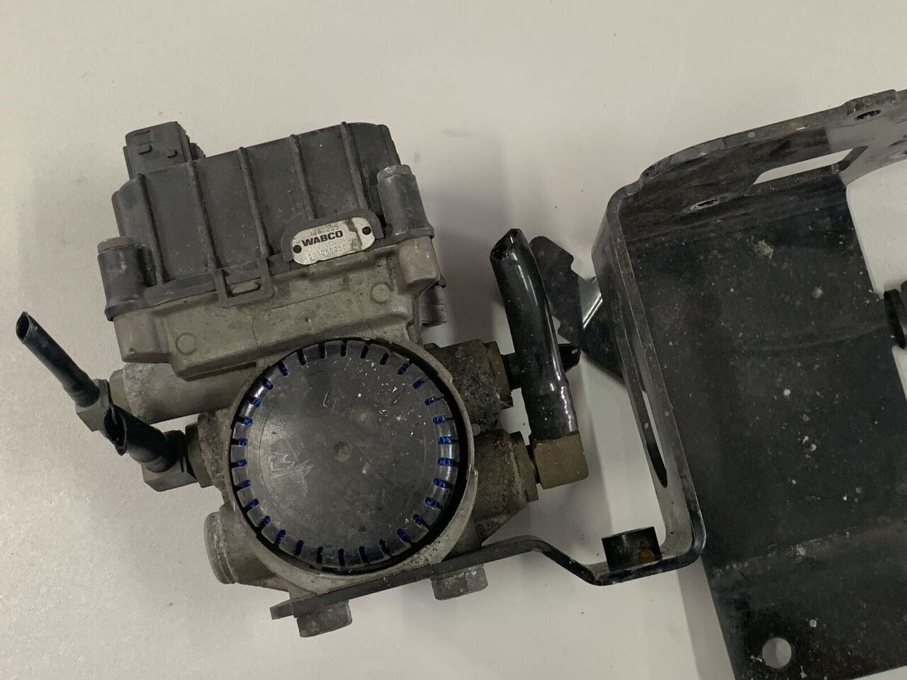 WABCO XF 106 EBS 1867005 DAF XF 106 truck - Kočioni ventil za Kamion: slika 1 WABCO XF 106 EBS 1867005 DAF XF 106 truck - Kočioni ventil za Kamion: slika 1