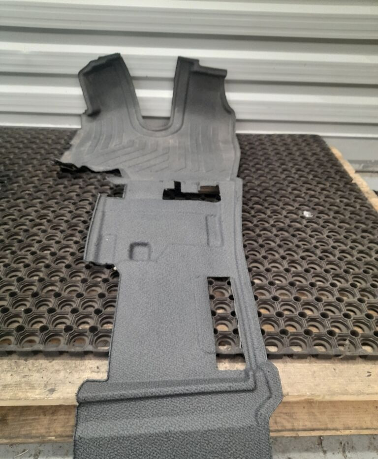 WYKŁADZINA KABINY L Mercedes-Benz ATEGO A9736800540 - Kabina i enterijer za Kamion: slika 1 WYKŁADZINA KABINY L Mercedes-Benz ATEGO A9736800540 - Kabina i enterijer za Kamion: slika 1