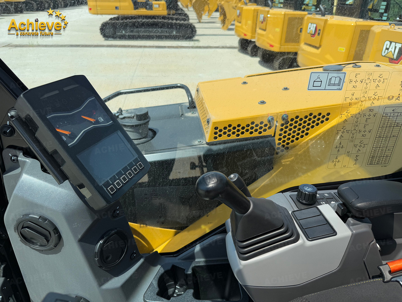 Bager guseničar CATERPILLAR CAT®2025 306.5 Mini Hydraulic Excavator UD 0.25 m³ 36.5/2400 kw/rpm C2.4T 105 L【ACHIEVE】 TOP CONDITION!!!: slika 10 Bager guseničar CATERPILLAR CAT®2025 306.5 Mini Hydraulic Excavator UD 0.25 m³ 36.5/2400 kw/rpm C2.4T 105 L【ACHIEVE】 TOP CONDITION!!!: slika 10