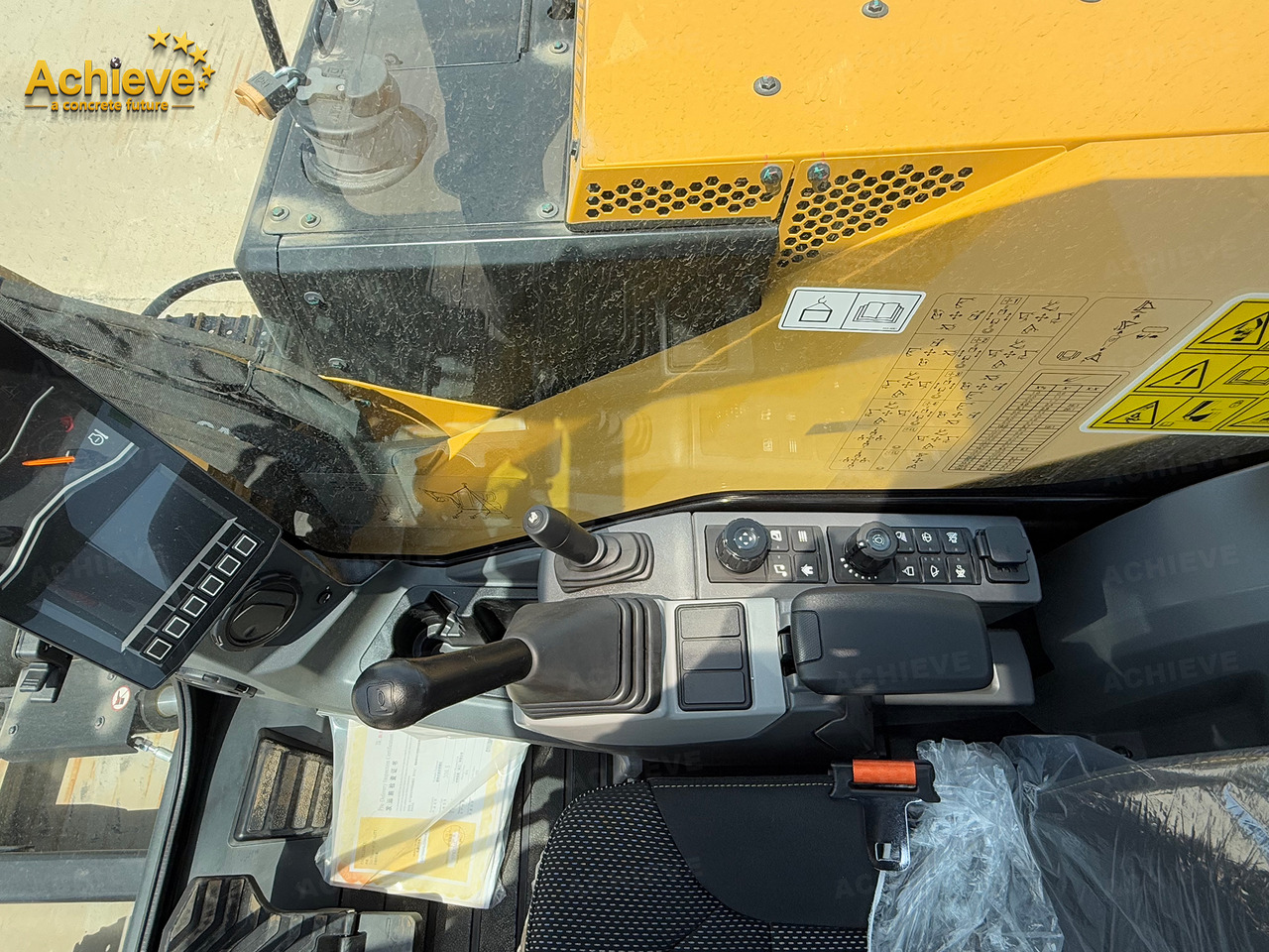 Bager guseničar CATERPILLAR CAT®2025 306.5 Mini Hydraulic Excavator UD 0.25 m³ 36.5/2400 kw/rpm C2.4T 105 L【ACHIEVE】 TOP CONDITION!!!: slika 13 Bager guseničar CATERPILLAR CAT®2025 306.5 Mini Hydraulic Excavator UD 0.25 m³ 36.5/2400 kw/rpm C2.4T 105 L【ACHIEVE】 TOP CONDITION!!!: slika 13