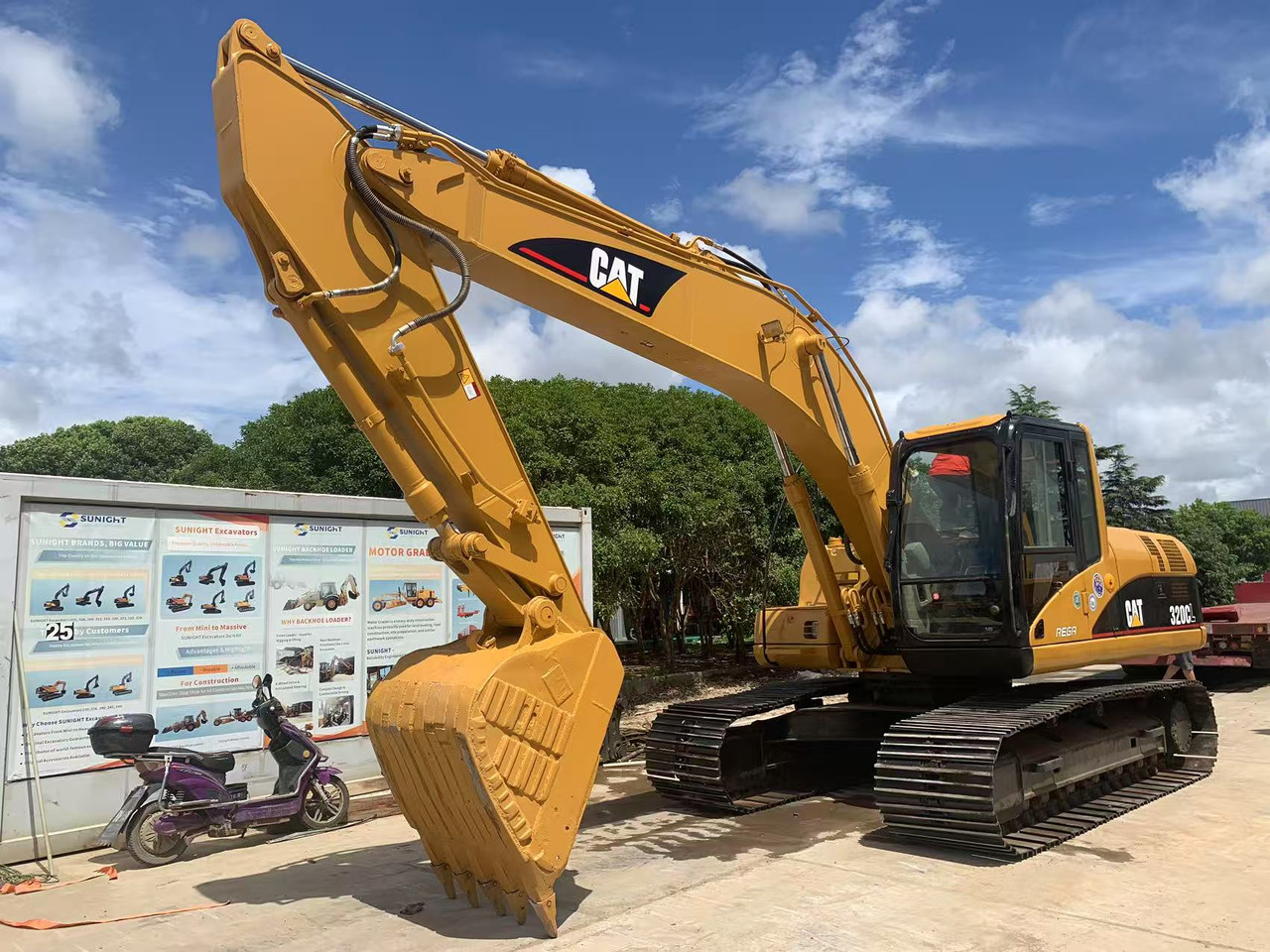 Caterpillar 320C, 320CL Hydraulic Excavator with Wide Track for Swamp Terrain - Bager guseničar: slika 3 Caterpillar 320C, 320CL Hydraulic Excavator with Wide Track for Swamp Terrain - Bager guseničar: slika 3