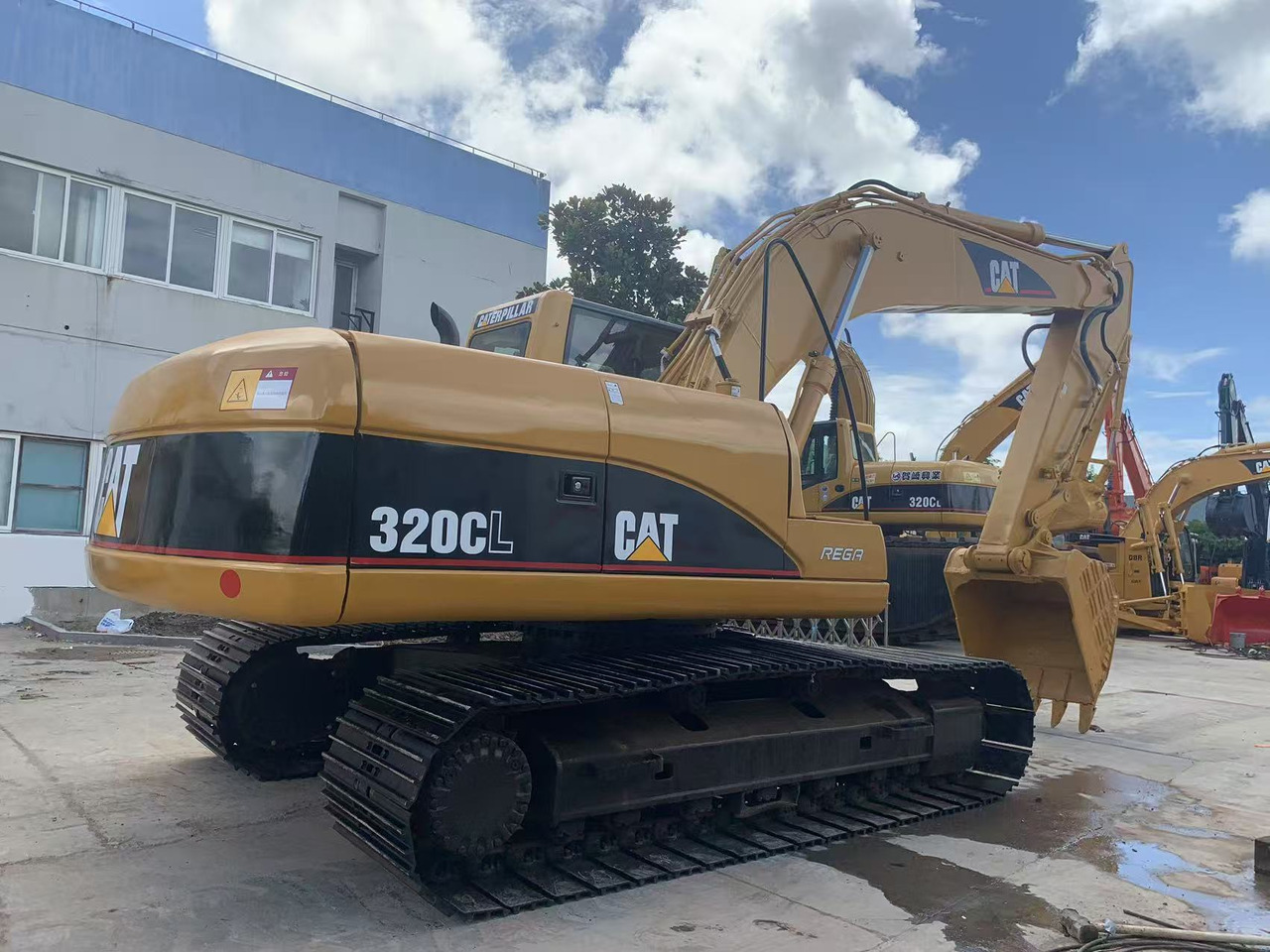 Caterpillar 320C, 320CL Hydraulic Excavator with Wide Track for Swamp Terrain - Bager guseničar: slika 4 Caterpillar 320C, 320CL Hydraulic Excavator with Wide Track for Swamp Terrain - Bager guseničar: slika 4