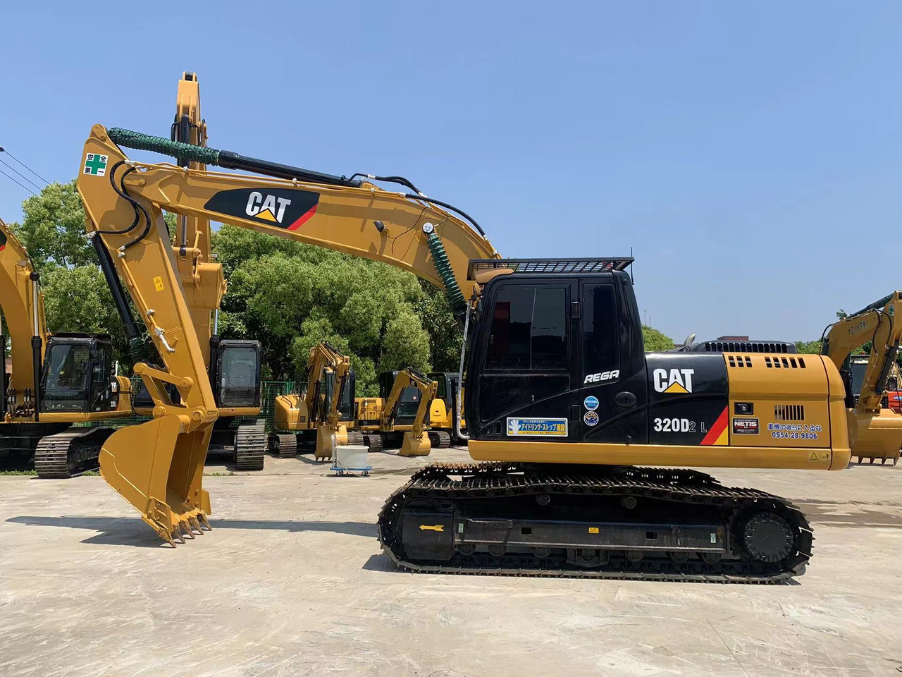 Caterpillar Chain Excavator 320D, 320D2 Made in Japan - Bager guseničar: slika 2 Caterpillar Chain Excavator 320D, 320D2 Made in Japan - Bager guseničar: slika 2