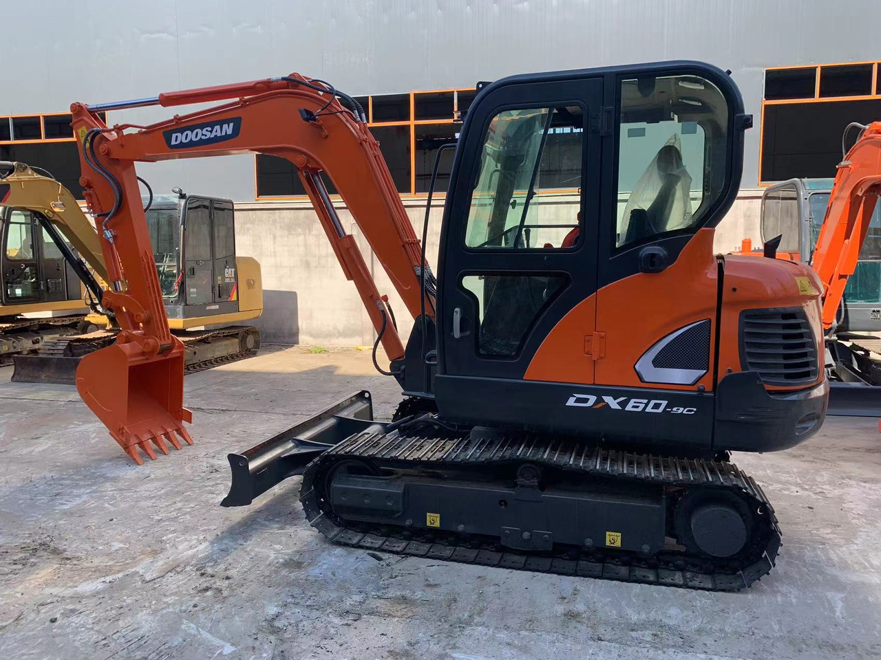DOOSAN Mini Excavator Doosan DX60, DX55 - Bager guseničar: slika 2 DOOSAN Mini Excavator Doosan DX60, DX55 - Bager guseničar: slika 2