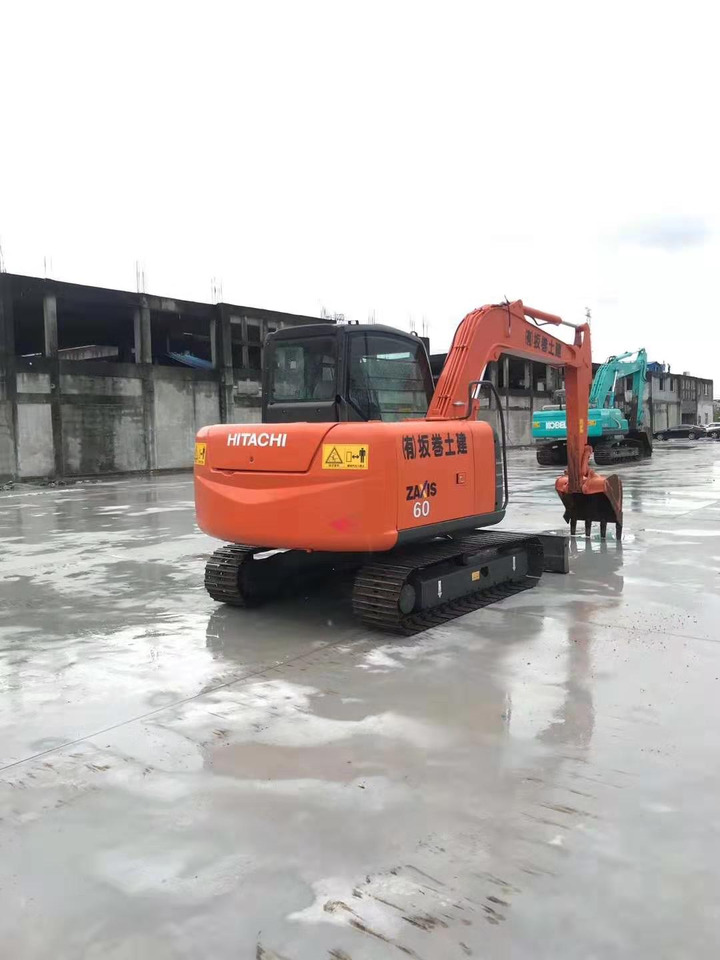 Hitachi 6 ton Hydraulic Excavator ZX60 Good Price - Bager guseničar: slika 3 Hitachi 6 ton Hydraulic Excavator ZX60 Good Price - Bager guseničar: slika 3