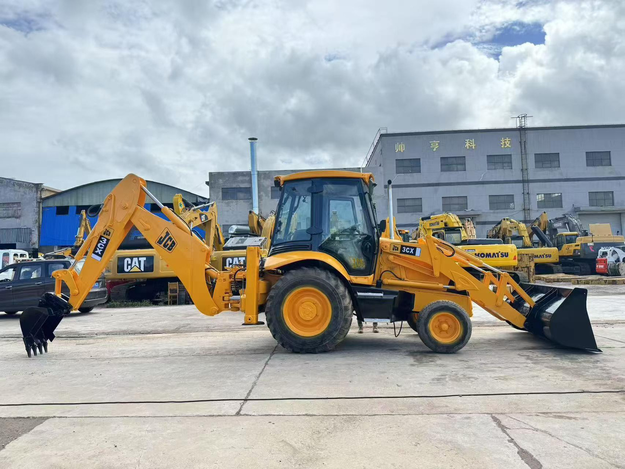 JCB 4x4 Backhoe Loader 3CX Used Condition - Bager utovarivač: slika 4 JCB 4x4 Backhoe Loader 3CX Used Condition - Bager utovarivač: slika 4