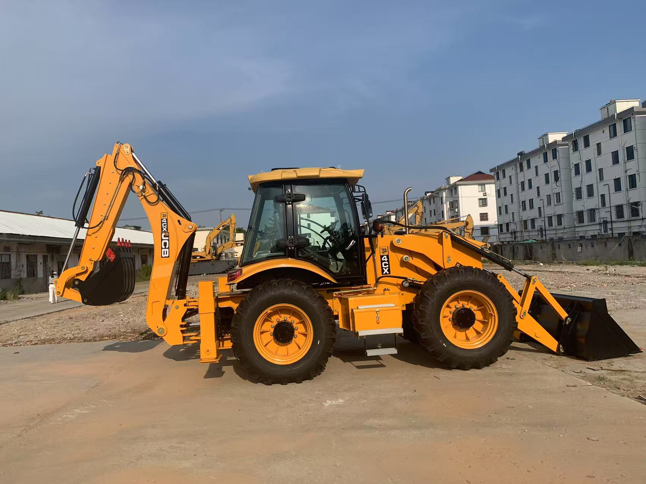 JCB 4x4 Backhoe Loader 4CX, 3CX Brand New Condition - Bager utovarivač: slika 2 JCB 4x4 Backhoe Loader 4CX, 3CX Brand New Condition - Bager utovarivač: slika 2