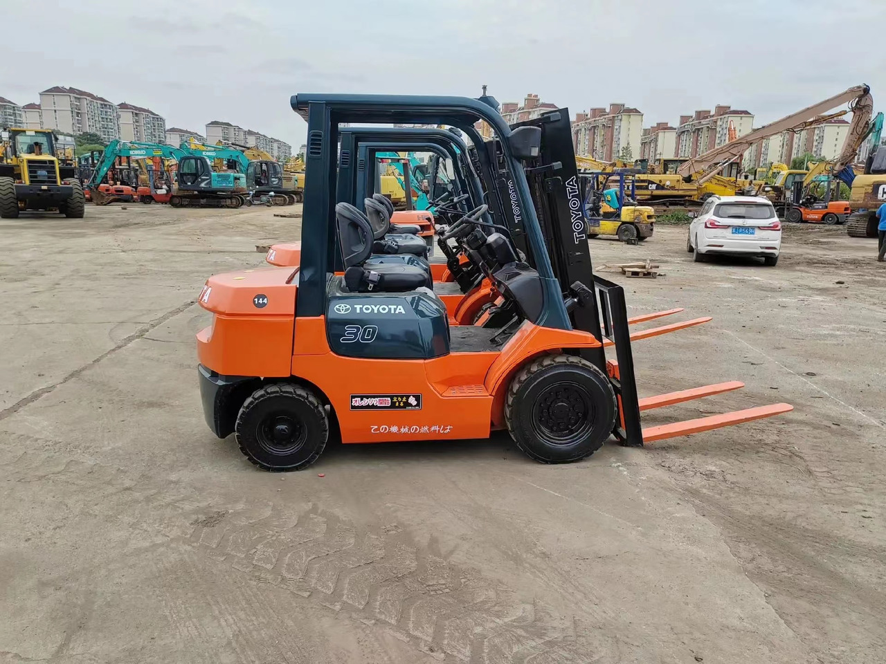 Toyota 3 ton Forklift FD30 with Free Lift, Side Shifter, Clamp - Dizel viljuškar: slika 2 Toyota 3 ton Forklift FD30 with Free Lift, Side Shifter, Clamp - Dizel viljuškar: slika 2