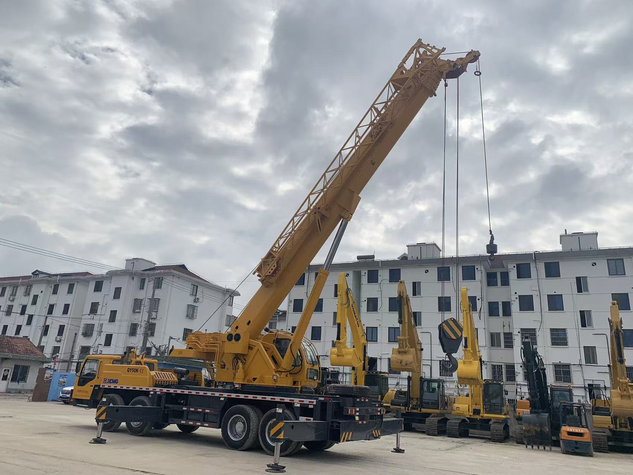 XCMG Truck Crane QY50K, QY65K, QY70K Good Price on Sale - Pokretni kran: slika 4 XCMG Truck Crane QY50K, QY65K, QY70K Good Price on Sale - Pokretni kran: slika 4