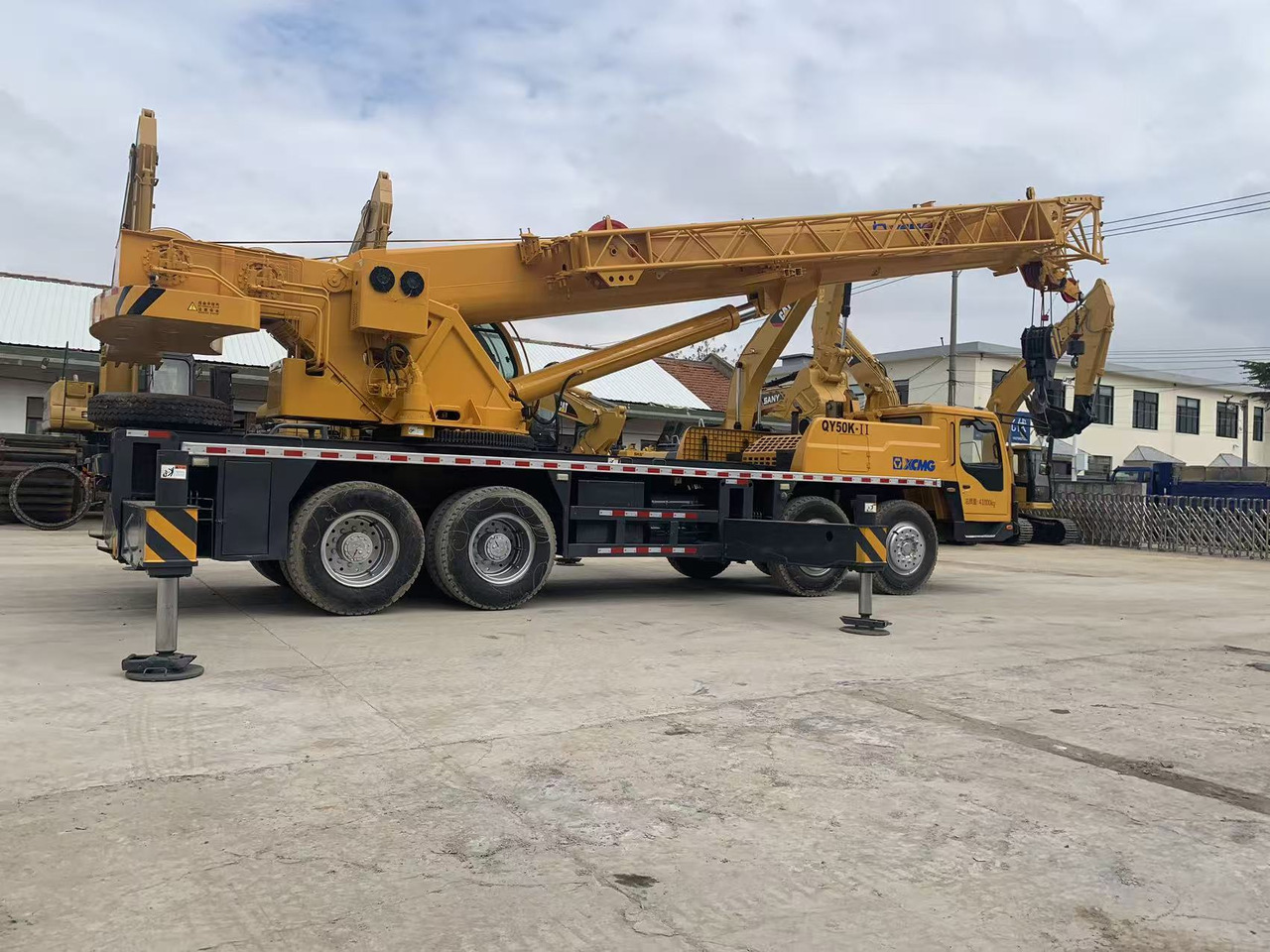 XCMG Truck Crane QY50K, QY65K, QY70K Good Price on Sale - Pokretni kran: slika 3 XCMG Truck Crane QY50K, QY65K, QY70K Good Price on Sale - Pokretni kran: slika 3