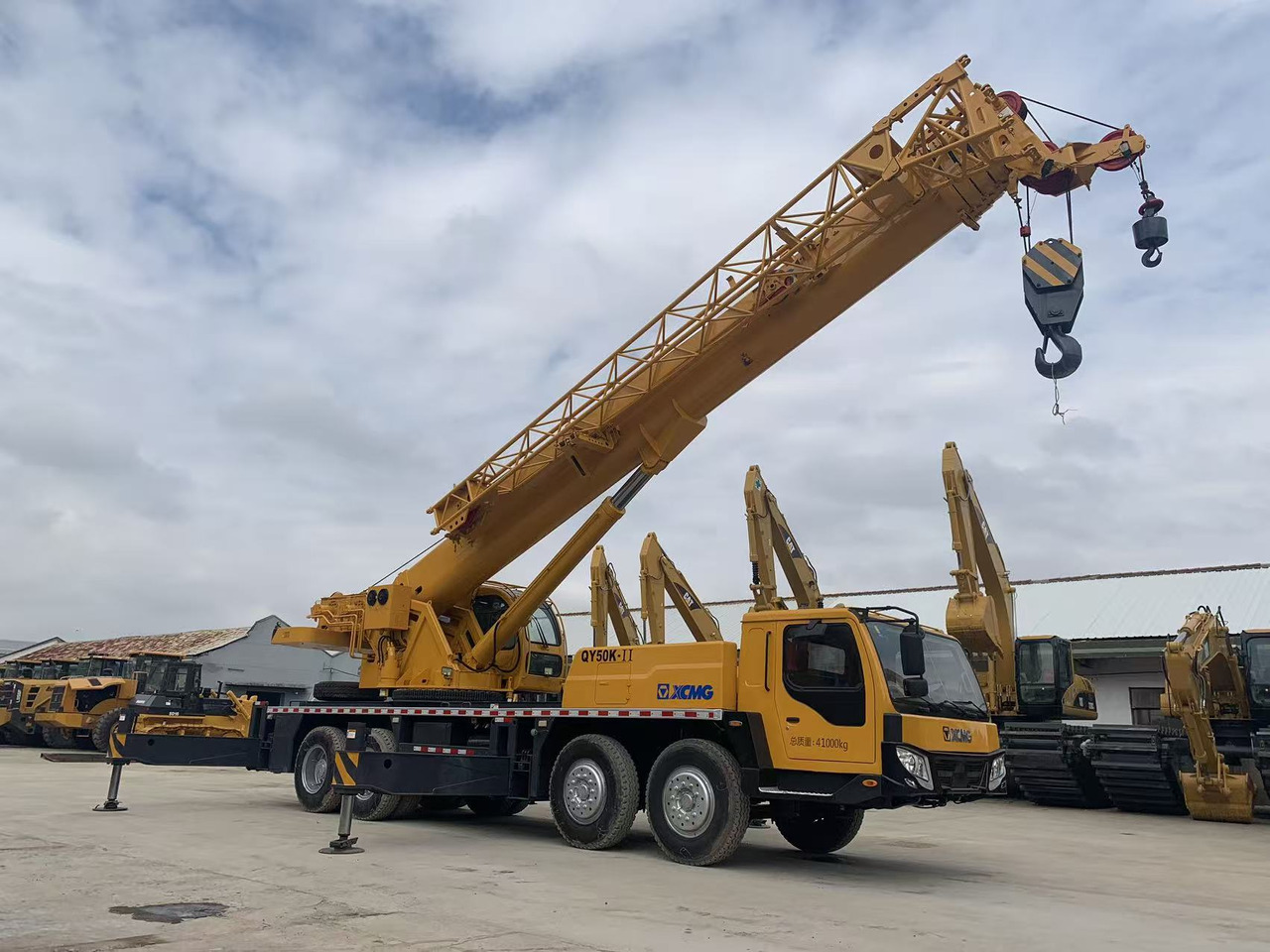 XCMG Truck Crane QY50K, QY65K, QY70K Good Price on Sale - Pokretni kran: slika 5 XCMG Truck Crane QY50K, QY65K, QY70K Good Price on Sale - Pokretni kran: slika 5