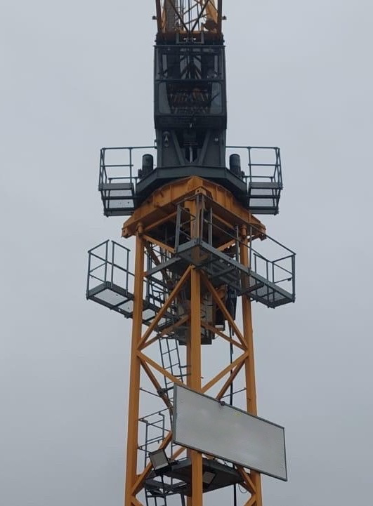 LIEBHERR 200 EC-H 10 Litronic - Toranjski kran: slika 2 LIEBHERR 200 EC-H 10 Litronic - Toranjski kran: slika 2