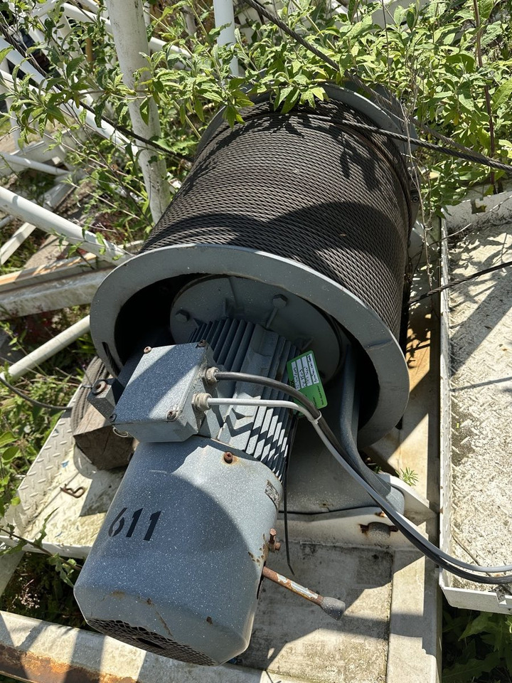 LIEBHERR 280 EC-H 12 Litronic slewing part - Kran: slika 4 LIEBHERR 280 EC-H 12 Litronic slewing part - Kran: slika 4