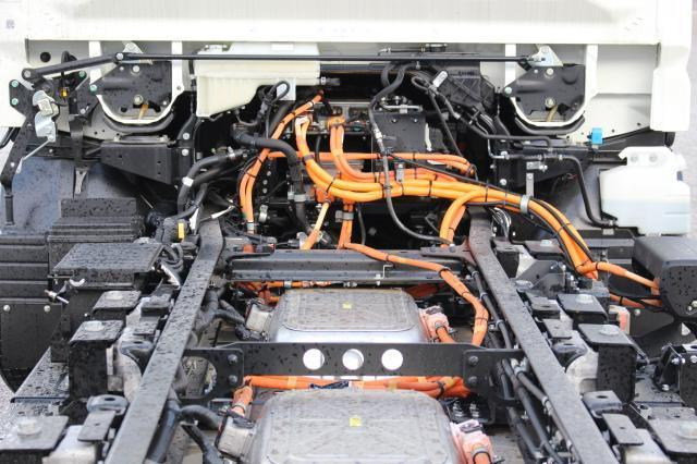 FUSO Canter 4C15E - Kamion sa golom šasijom i zatvorenom kabinom: slika 5 FUSO Canter 4C15E - Kamion sa golom šasijom i zatvorenom kabinom: slika 5