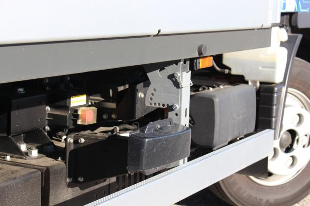 FUSO Canter 4C15E M - BATT. - Dostavno vozilo sa otvorenom sandukom: slika 5 FUSO Canter 4C15E M - BATT. - Dostavno vozilo sa otvorenom sandukom: slika 5