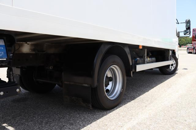 FUSO Canter 7C18 AMT - Dostavno vozilo sa zatvorenim sandukom: slika 4 FUSO Canter 7C18 AMT - Dostavno vozilo sa zatvorenim sandukom: slika 4