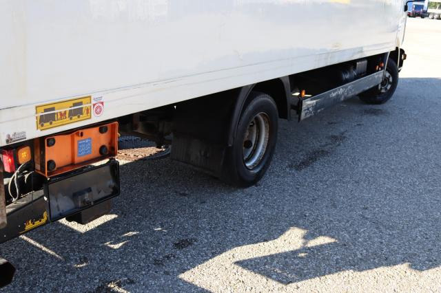 MAN 8.180 TACHOSCHEIBE - Kamion sa zatvorenim sandukom: slika 5 MAN 8.180 TACHOSCHEIBE - Kamion sa zatvorenim sandukom: slika 5