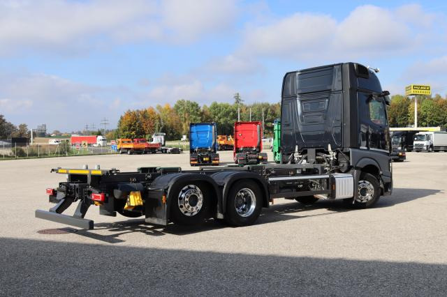 Mercedes-Benz Actros 2553 L - Kamion za prevoz kontejnera/ Kamion sa promenjivim sandukom: slika 3 Mercedes-Benz Actros 2553 L - Kamion za prevoz kontejnera/ Kamion sa promenjivim sandukom: slika 3