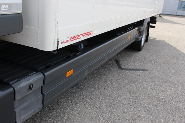 Mercedes-Benz Atego 1224L - Kamion sa zatvorenim sandukom: slika 4 Mercedes-Benz Atego 1224L - Kamion sa zatvorenim sandukom: slika 4
