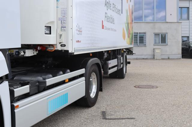 Mercedes-Benz eActros 300 LS ELEKTRO - Tegljač: slika 3 Mercedes-Benz eActros 300 LS ELEKTRO - Tegljač: slika 3