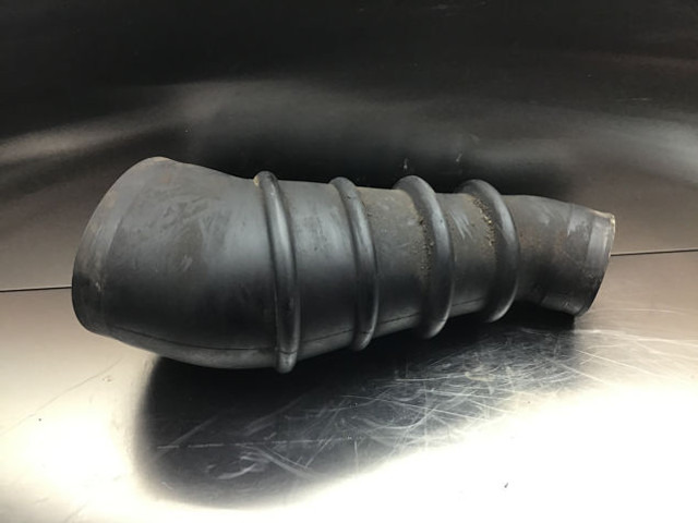 Liebherr Air Filter Hose - Usisna cev: slika 3 Liebherr Air Filter Hose - Usisna cev: slika 3