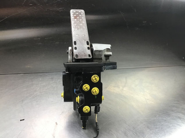 Liebherr Brake Compact Block - Pedala: slika 3 Liebherr Brake Compact Block - Pedala: slika 3