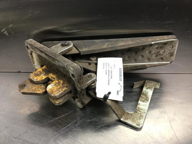 Liebherr Brake Pedal - Pedala: slika 1 Liebherr Brake Pedal - Pedala: slika 1