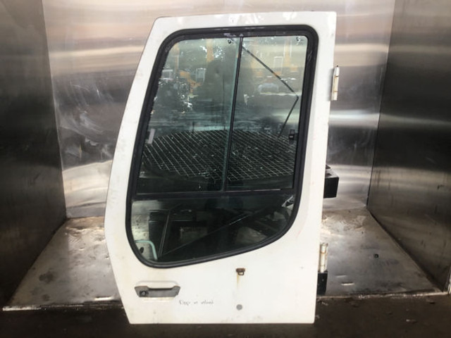 Liebherr Cabin Door - Vrata i delovi: slika 1 Liebherr Cabin Door - Vrata i delovi: slika 1