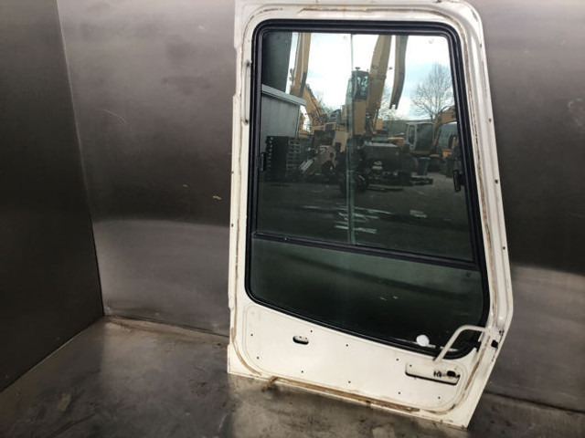 Liebherr Cabin Door - Vrata i delovi: slika 5 Liebherr Cabin Door - Vrata i delovi: slika 5