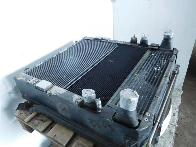 Liebherr Combined Radiator - Radijator: slika 1 Liebherr Combined Radiator - Radijator: slika 1