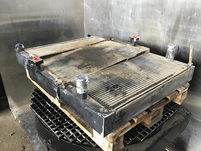 Liebherr Combined Radiator - Radijator: slika 2 Liebherr Combined Radiator - Radijator: slika 2