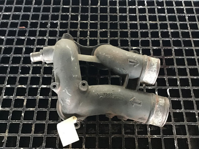 Liebherr Coolant pipe bend - Deo klima uređaja: slika 1 Liebherr Coolant pipe bend - Deo klima uređaja: slika 1