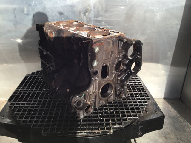 Cilindar blok Liebherr Crankcase: slika 8