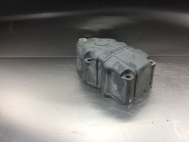 Liebherr Cylinderhead Cover - Motor i delovi: slika 5 Liebherr Cylinderhead Cover - Motor i delovi: slika 5