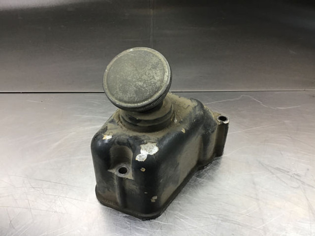 Liebherr Cylinderhead Cover - Motor i delovi: slika 4 Liebherr Cylinderhead Cover - Motor i delovi: slika 4