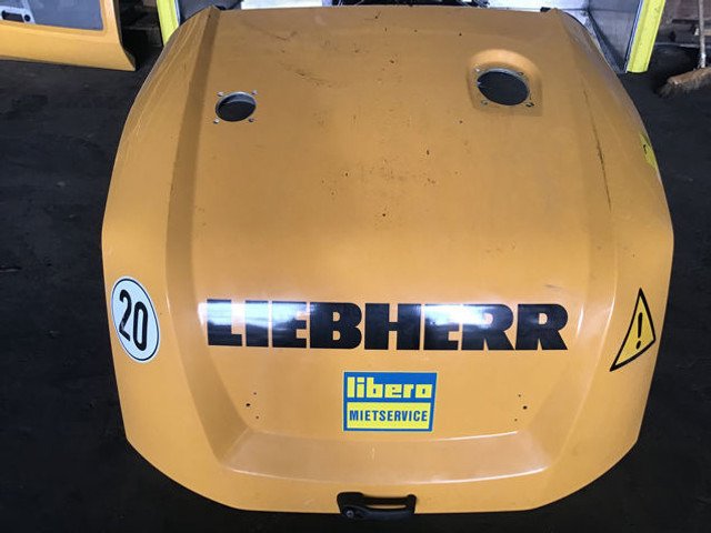 Liebherr Engine Hood - Hauba: slika 2 Liebherr Engine Hood - Hauba: slika 2